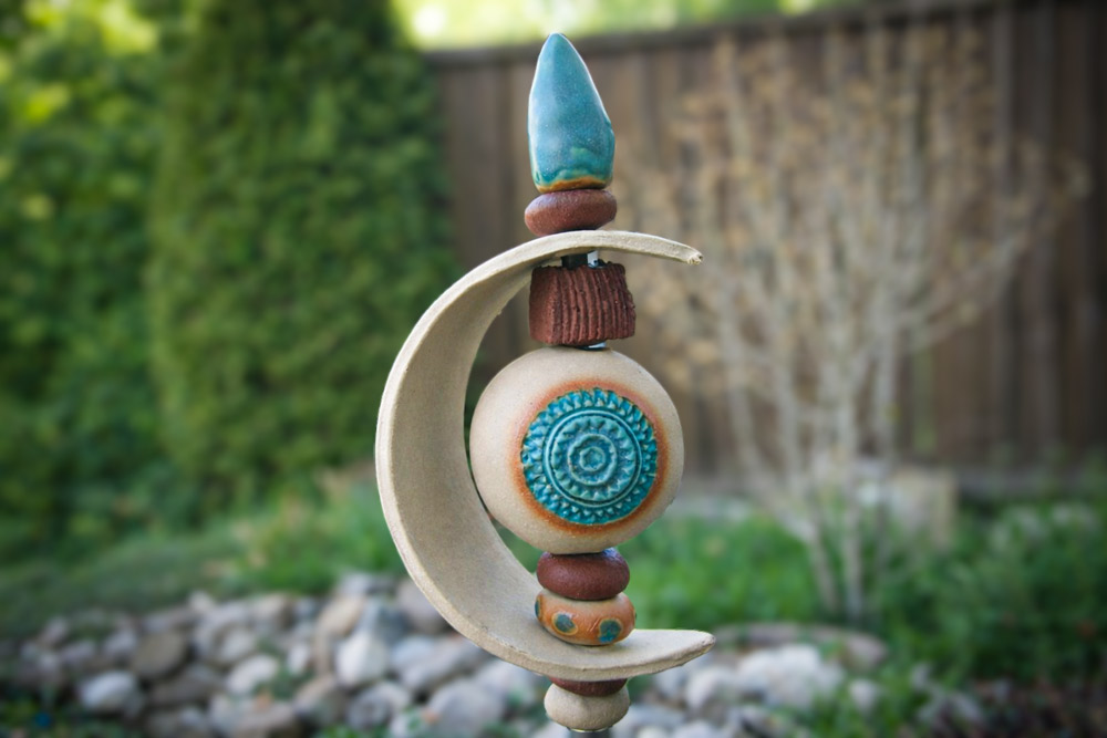 Gartenstele herstellen – Aufbaukeramik für den Außenbereich